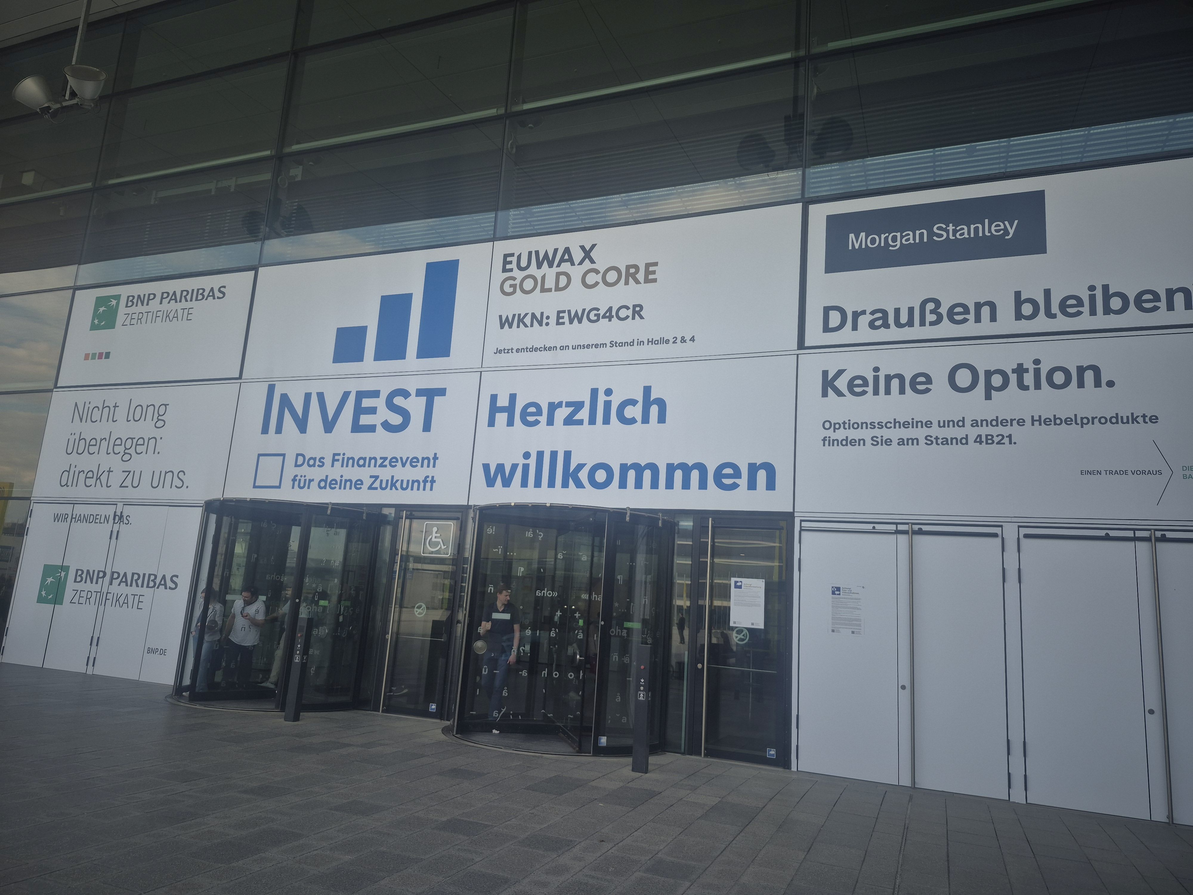 Invest messe stuttgart haupt eingang